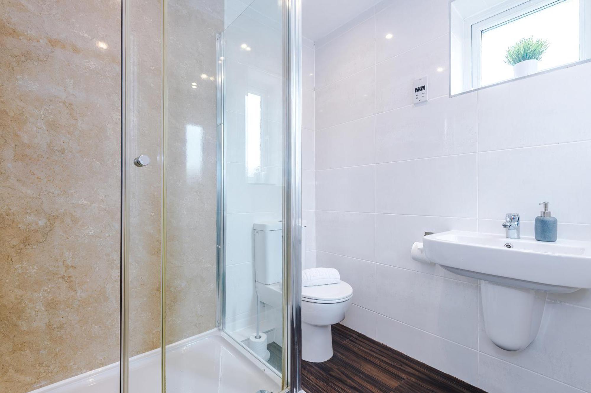 New! Stunning 3-Bed Home In Chester By 53 Degrees Property, Ideal For Groups, Free Parking! Extérieur photo