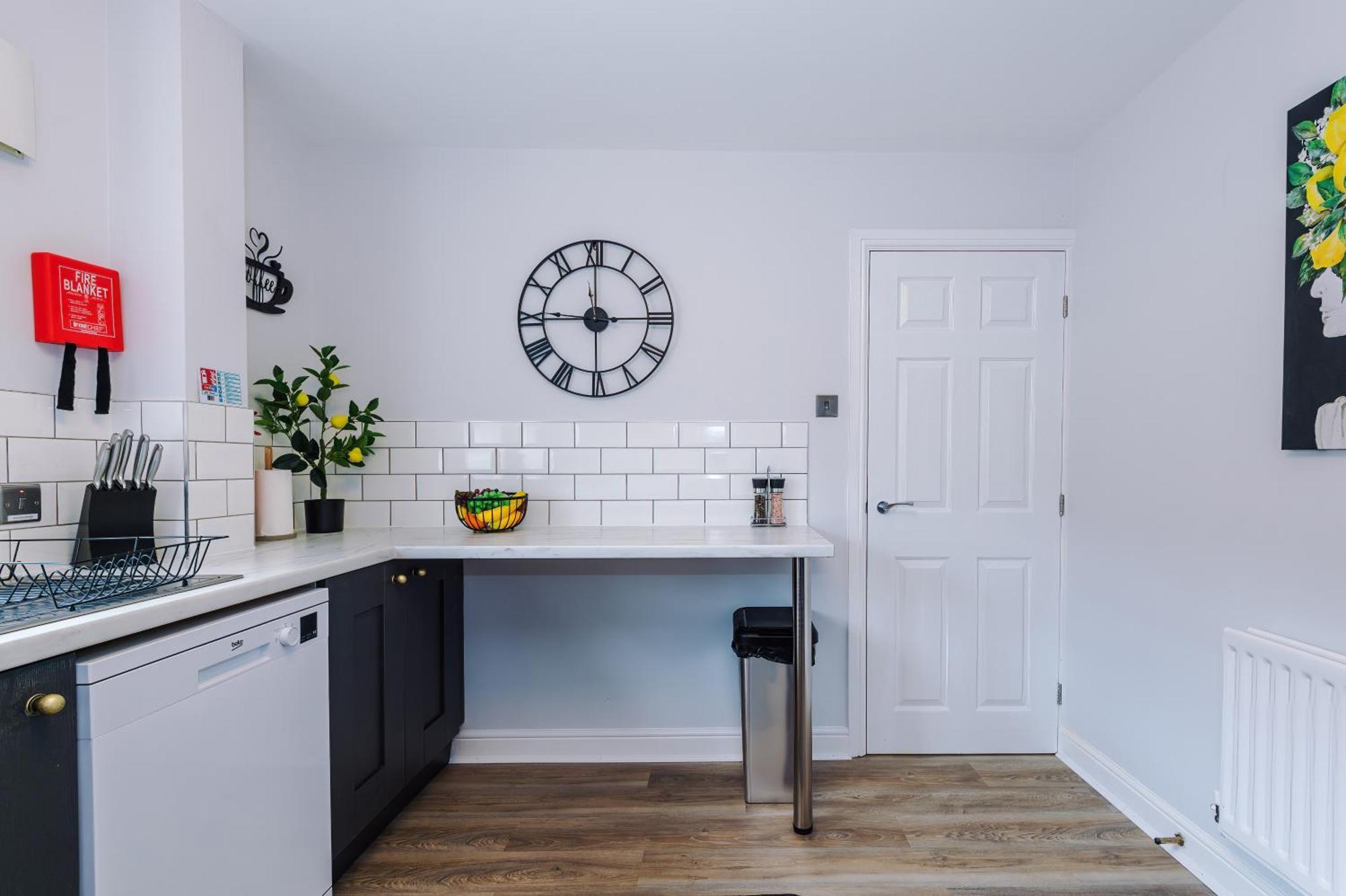 New! Stunning 3-Bed Home In Chester By 53 Degrees Property, Ideal For Groups, Free Parking! Extérieur photo
